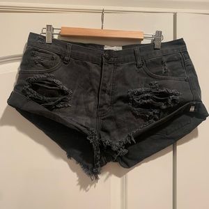 Black distressed one teaspoon bandit shorts!